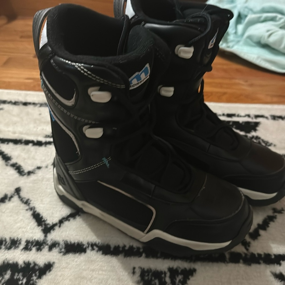 Snowboard boots youth size 3